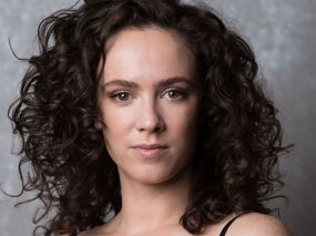 Amy Manson.jpg