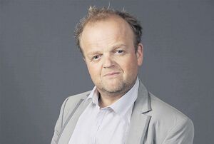 Toby Jones.jpg