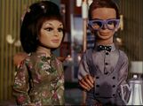 Brains explains that Lady Penelope's transmitter should stand up to its treatment.