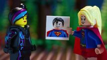 "Who's this?" "It's Superman!". (WC: Supergirl Meets E.T. [+]Loading...["Supergirl Meets E.T. (webcast)"])