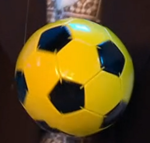 Illusion anti-gravity football.png