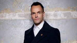 Jonny Lee Miller.jpg