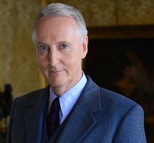 Hugh Fraser.jpg