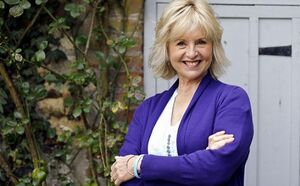 Liza Goddard.jpg