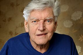 Dave Prowse.jpg