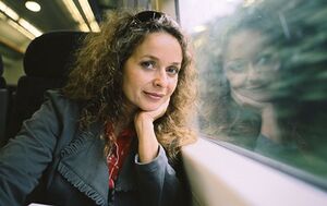 Julia Sawalha.jpg